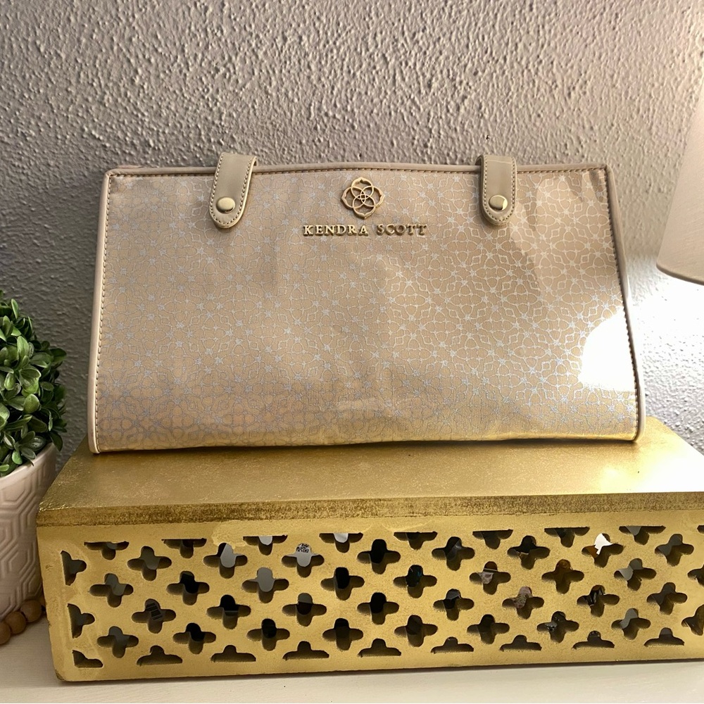 Kendra Scott jewelry case
